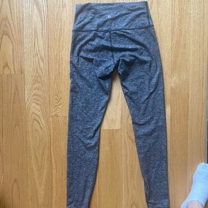 Worn once lulu wunder under leggings size 4